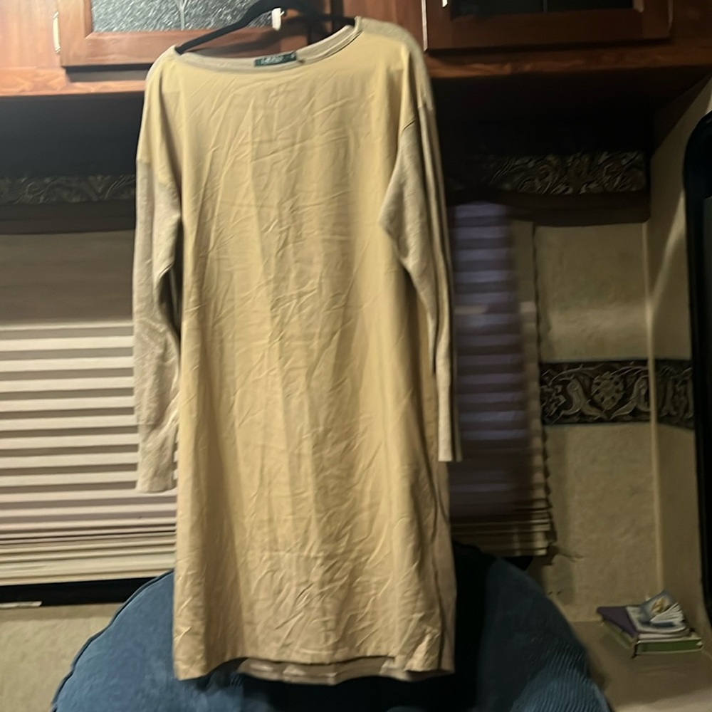 Long sleeve sweater and cotton dress. Beige in color.